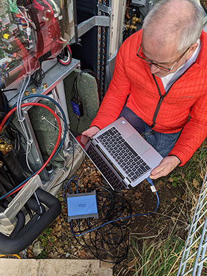 PicoScope 4000A in use
